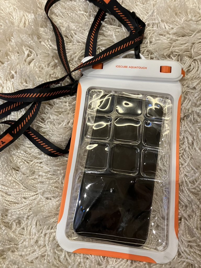 TORRASスマホ防水ケースのIceCubeエアバッグ
