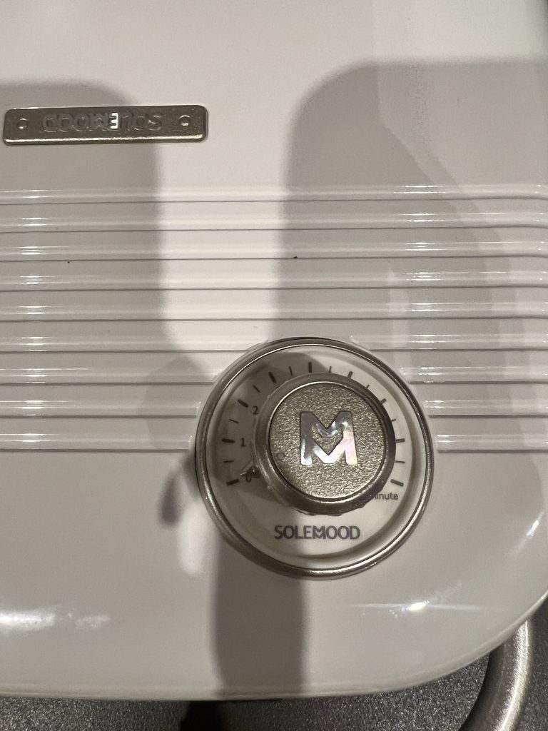 SOLEMOODマルチサンドメーカーの最大8分タイマーダイヤル